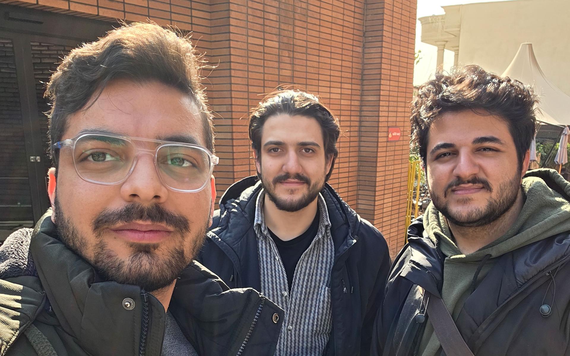 سه فرد جوان
