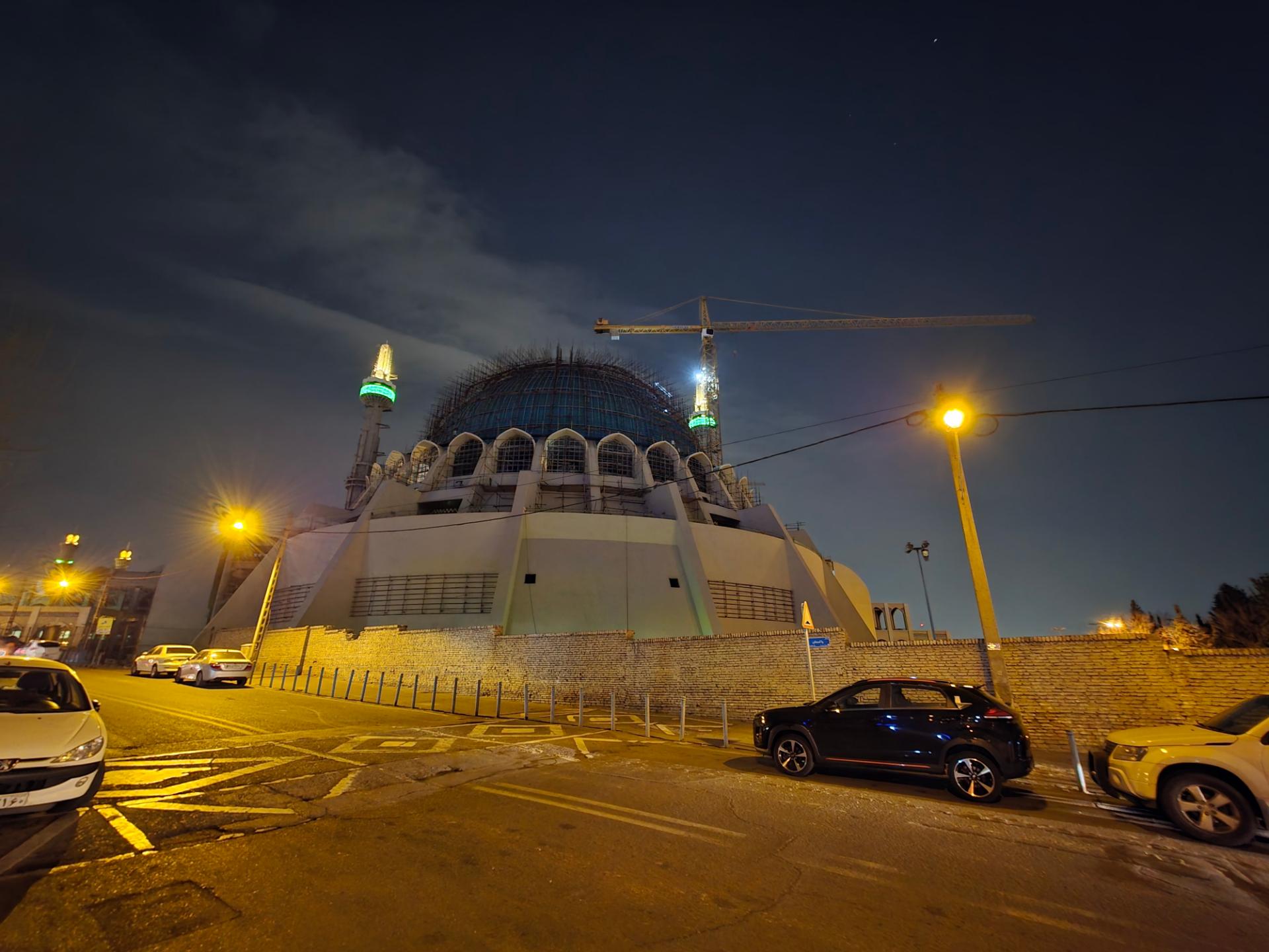 گلند مسجد در شب