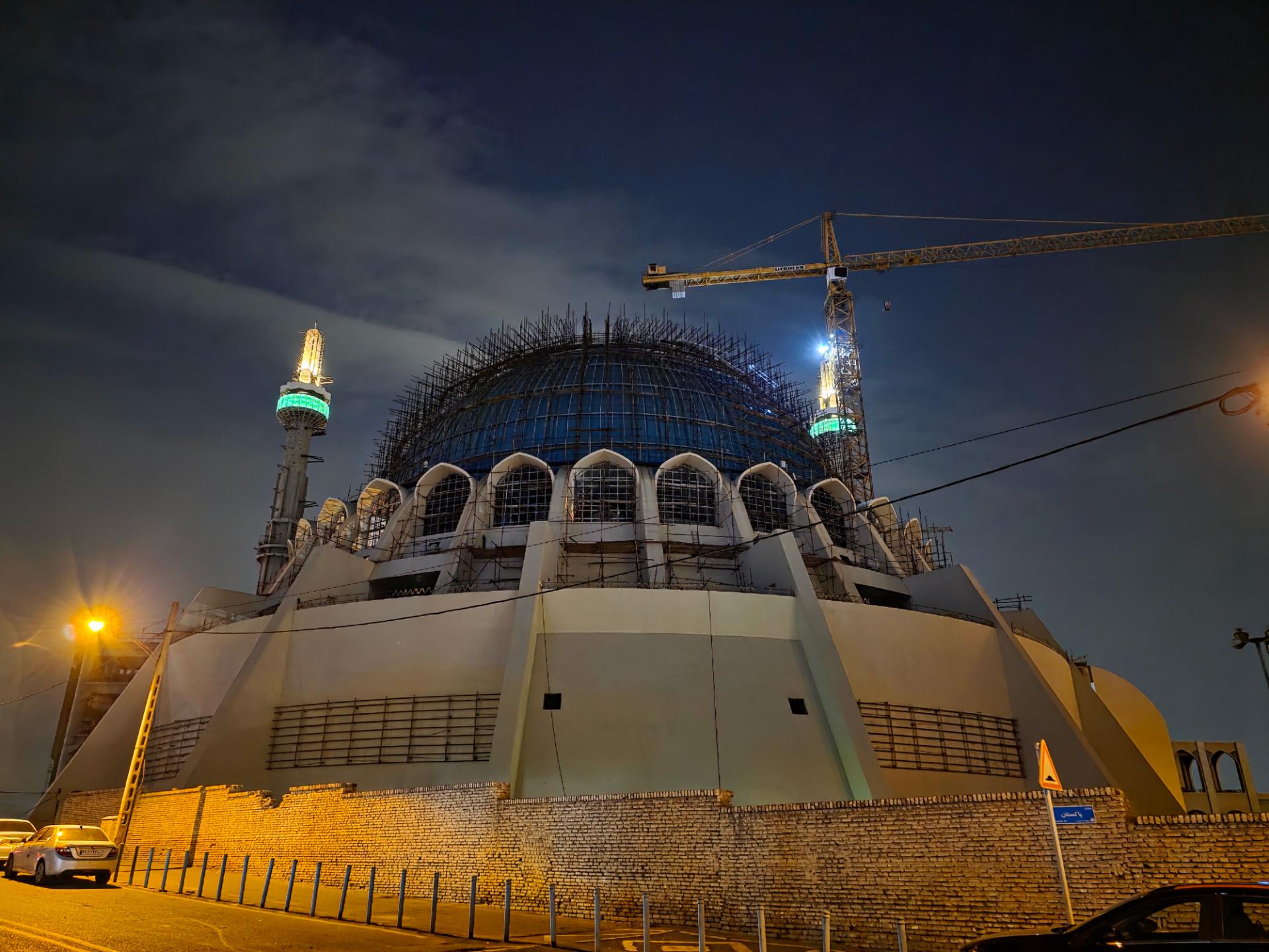 گبند و گلدسته مسجد
