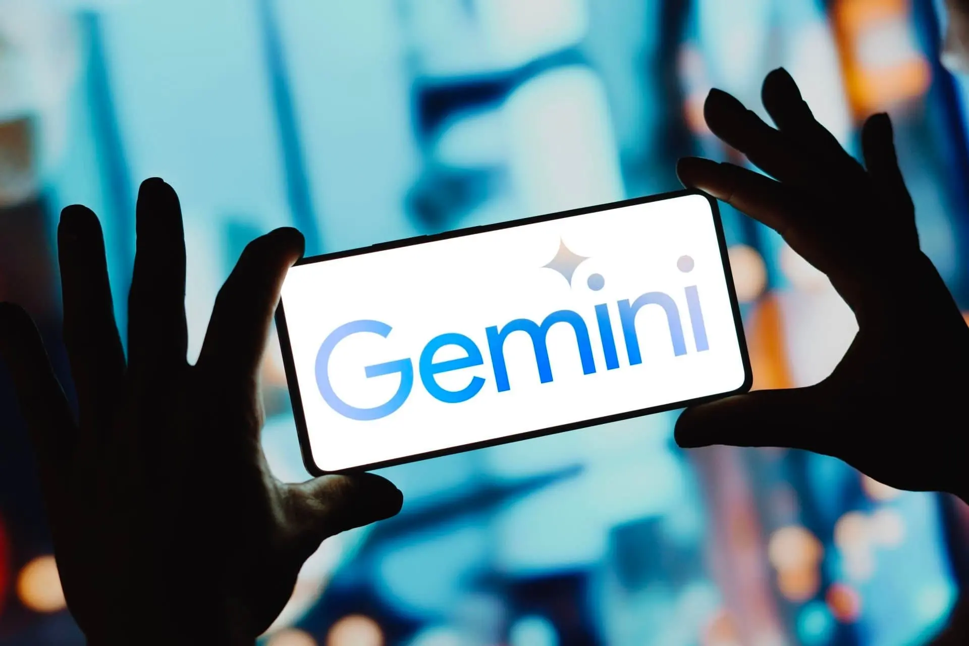 هوش مصنوعی گوگل جمنای / Google Gemini در داخل صفحه موبایل