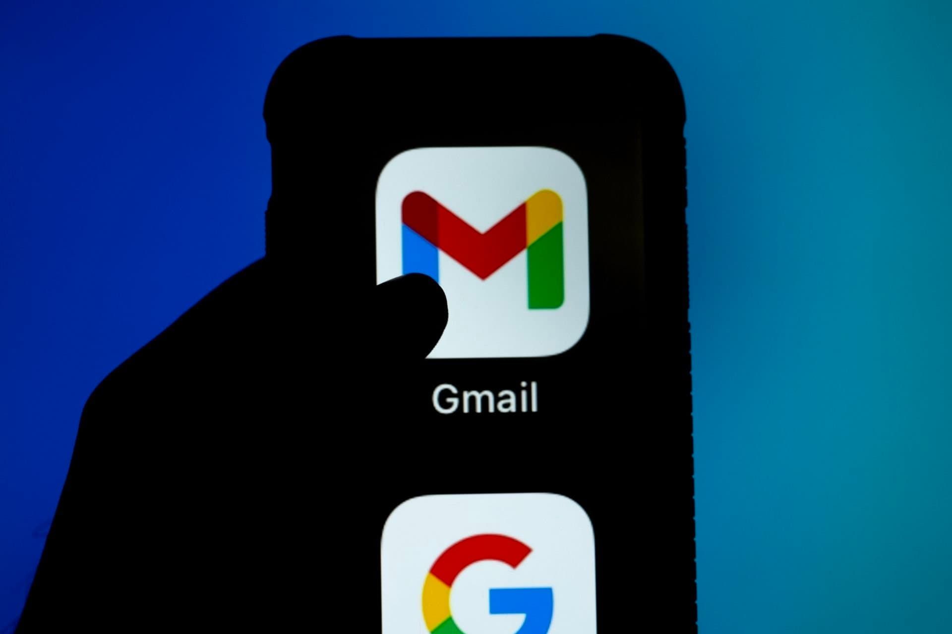 لوگو جیمیل / Gmail گوگل دست و صفحه تاریک