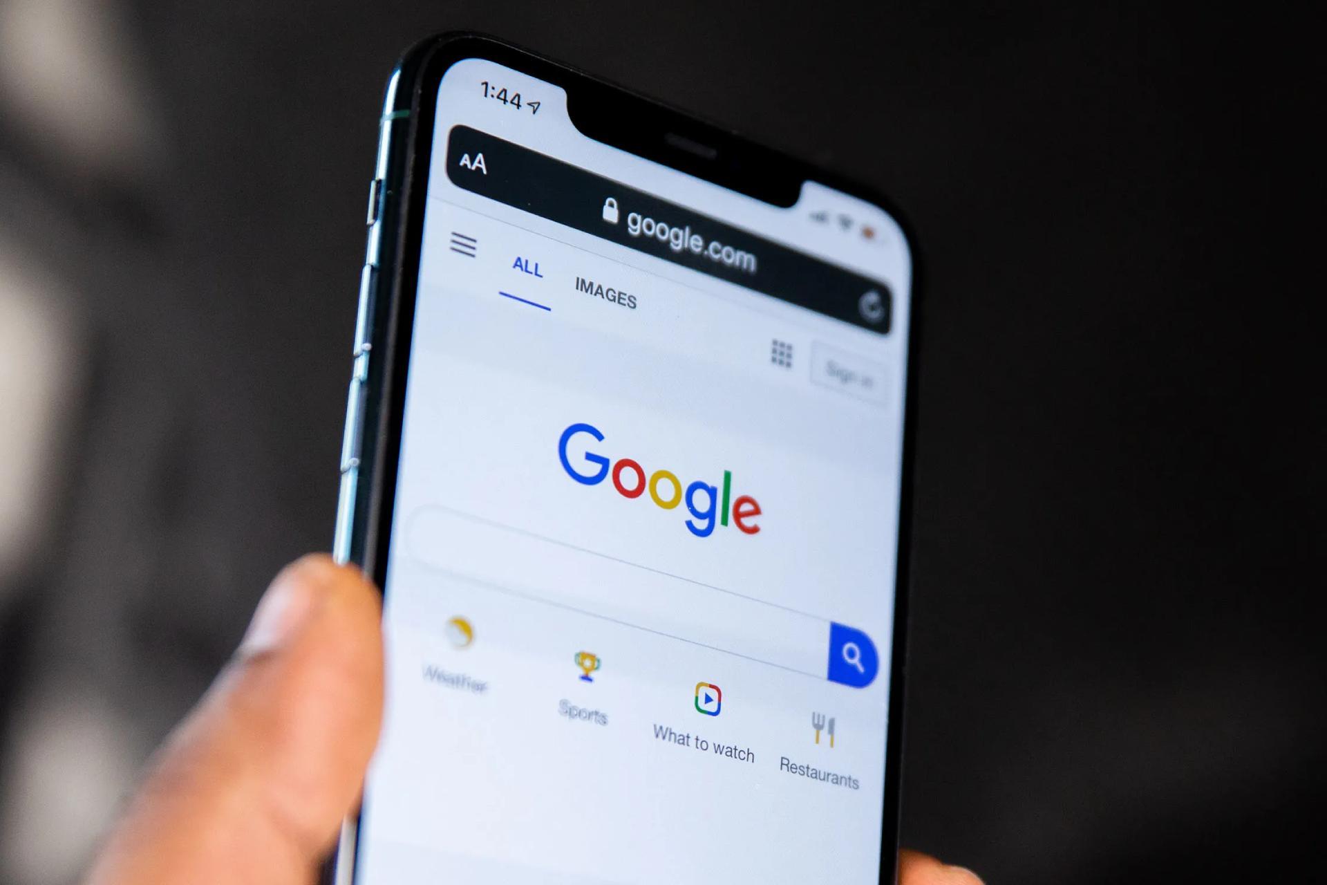 موتور جستجوی گوگل روی گوشی آیفون