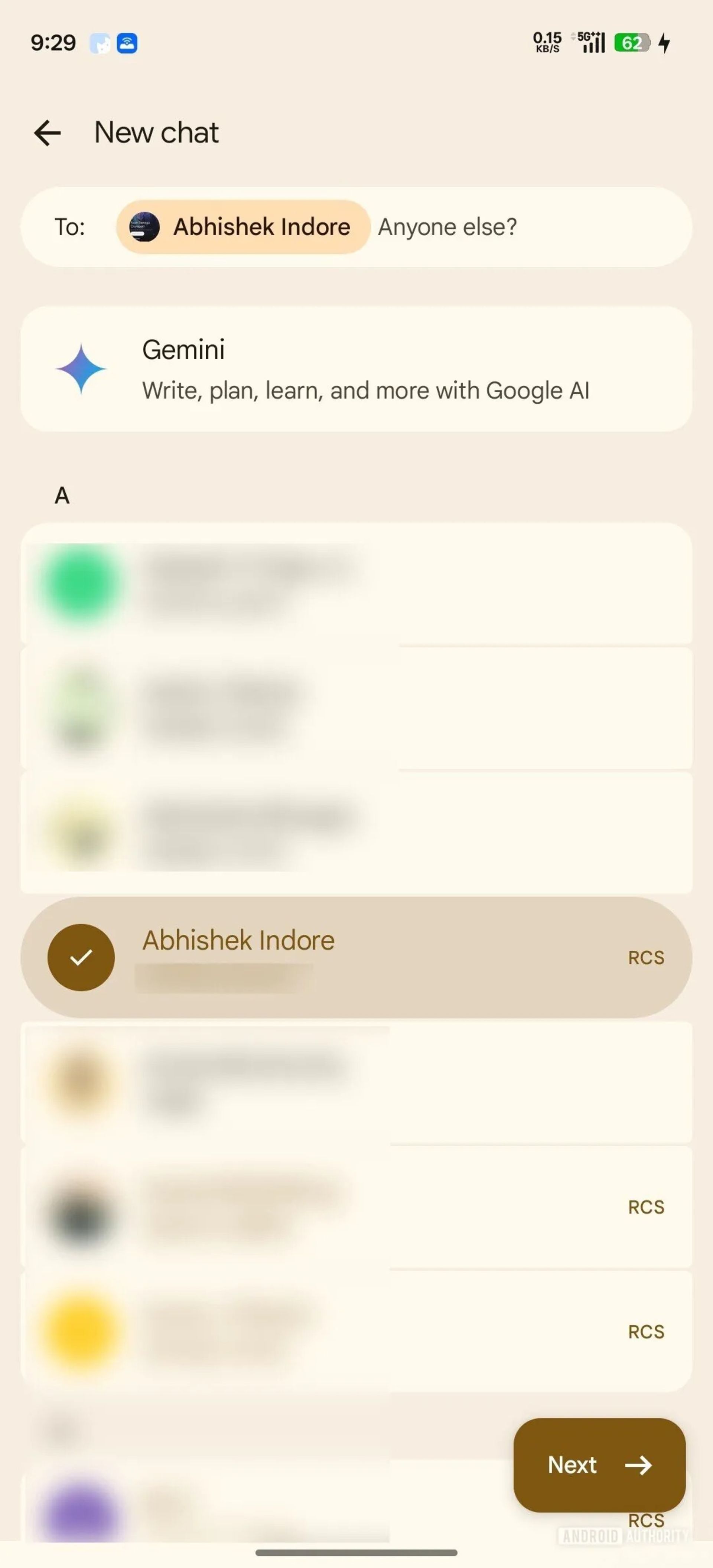 ساخت چت جدید با یک فرد در محیط پیام‌رسان پیش‌فرض اندروید
