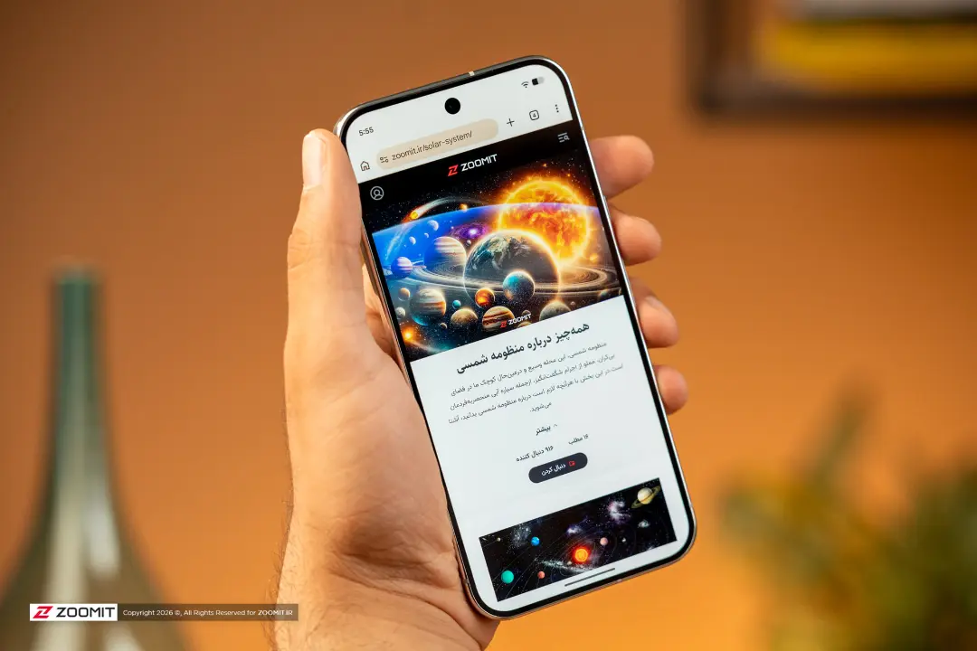 گوشی گوگل پیکسل ۱۱ پرو (Google Pixel 11 Pro XL) با نمایش تصویر منظومه شمسی