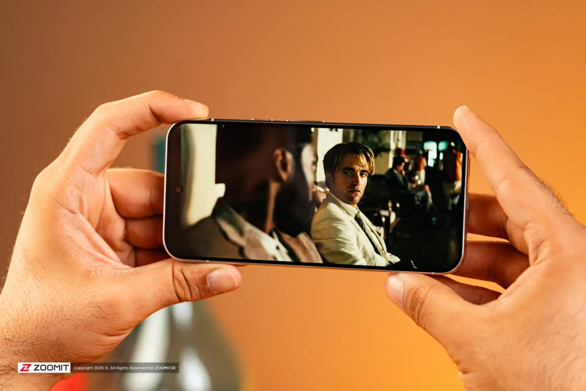 نمایش تصویر فیلم در صفحه گوشی پیکسل 11 پرو XL (Pixel 11 Pro XL)