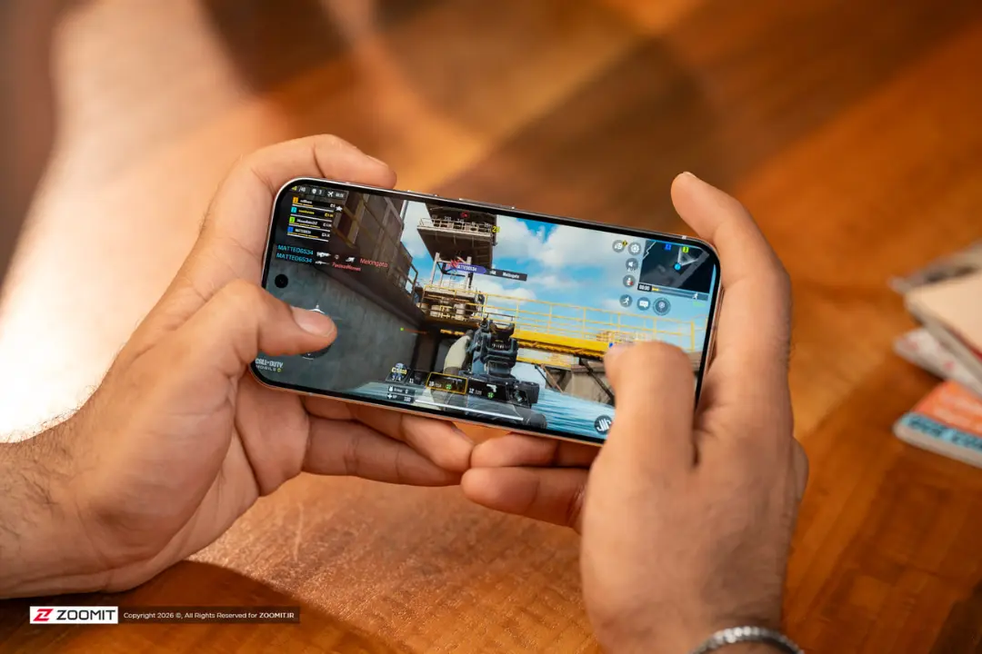 گوشی پیکسل 11 پرو XL (Pixel 11 Pro XL) در حال اجرای بازی موبایل