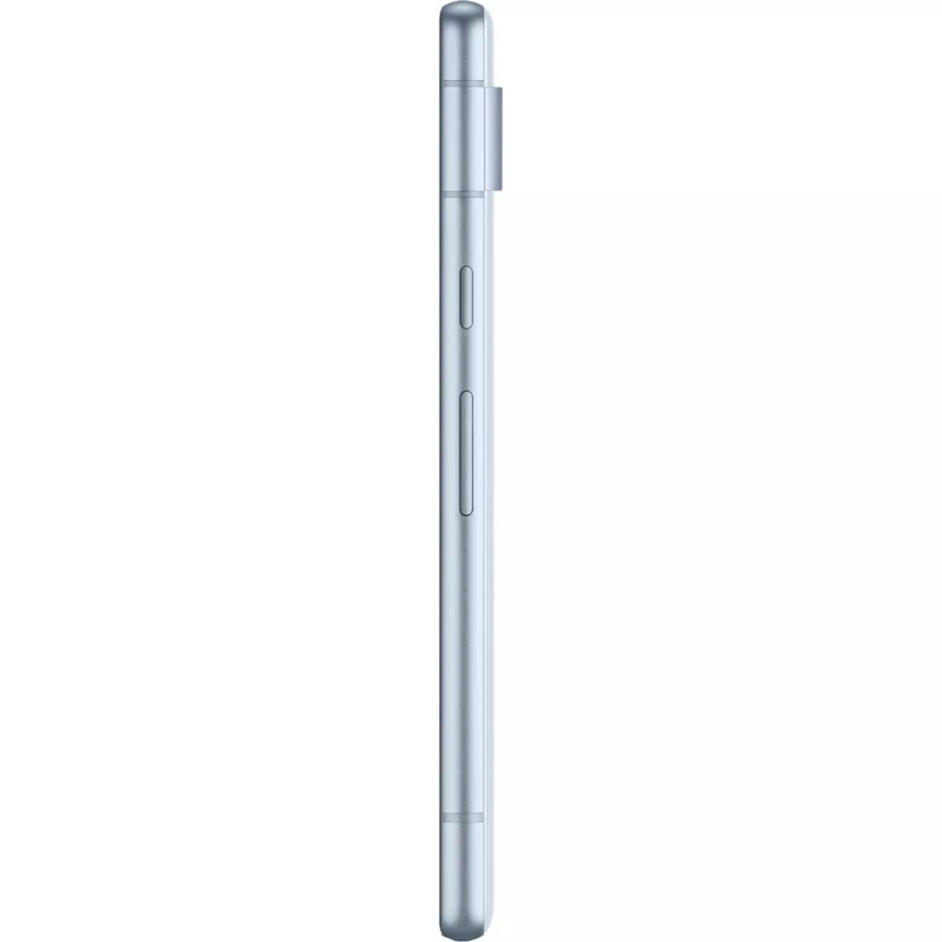 رندر مطبوعاتی پیکسل 7a آبی از نمای کناری