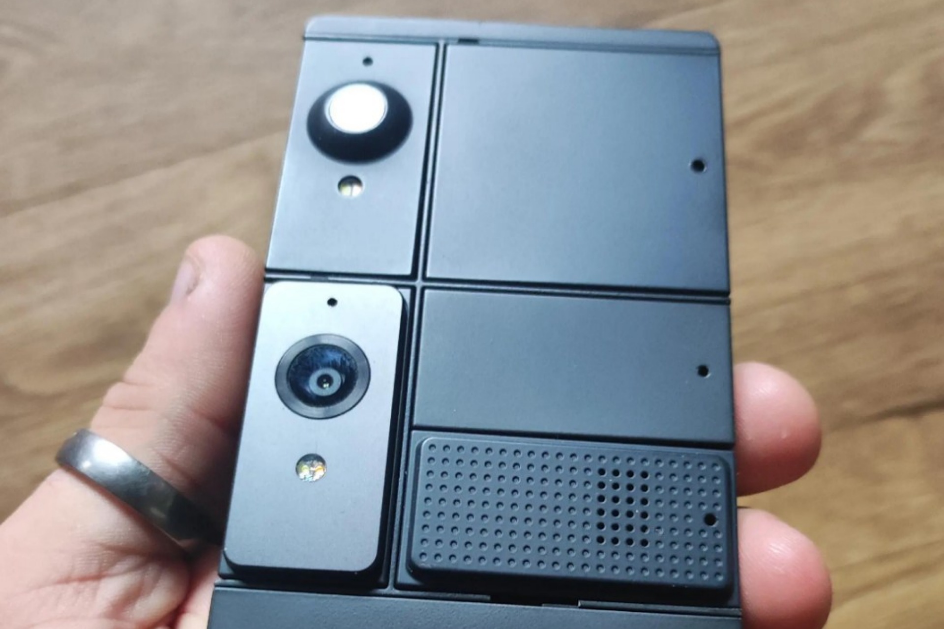 موبایلی که هرگز عرضه نشد؛ تصاویر واقعی از گوشی ماژولار گوگل