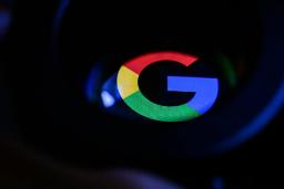 لوگو گوگل / Google از نمای پایین