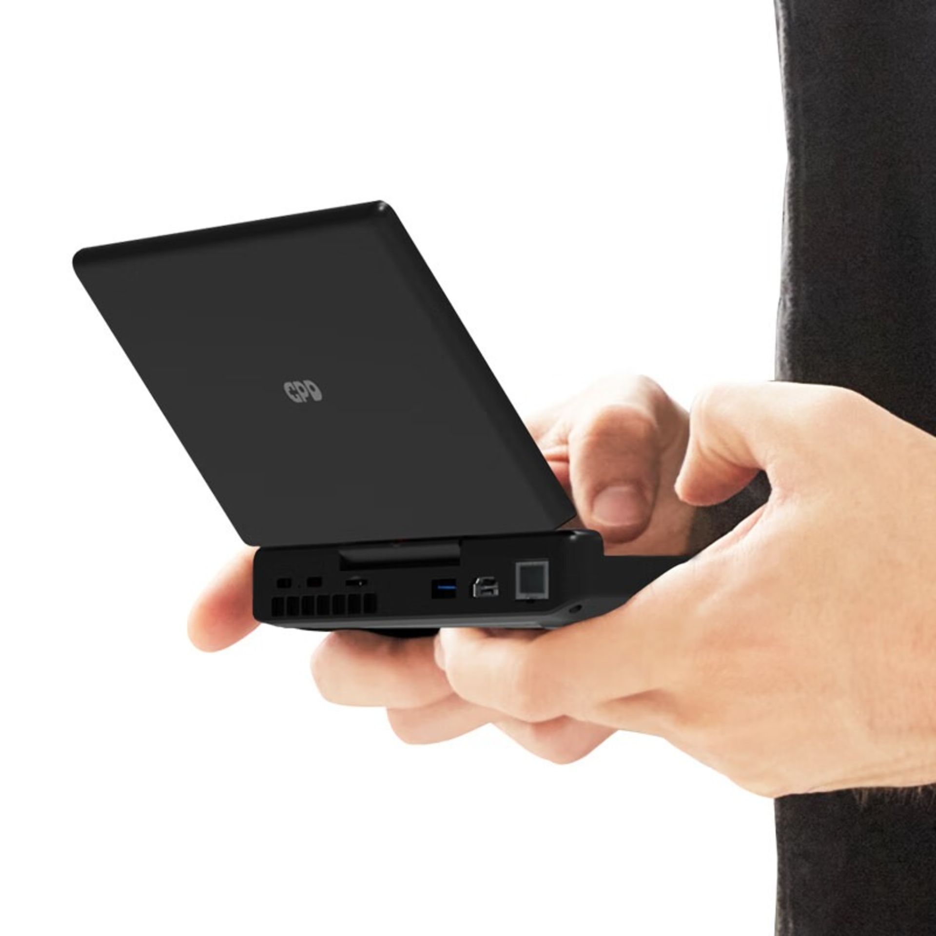 لپ‌تاپ جیبی MicroPC 2 در دست