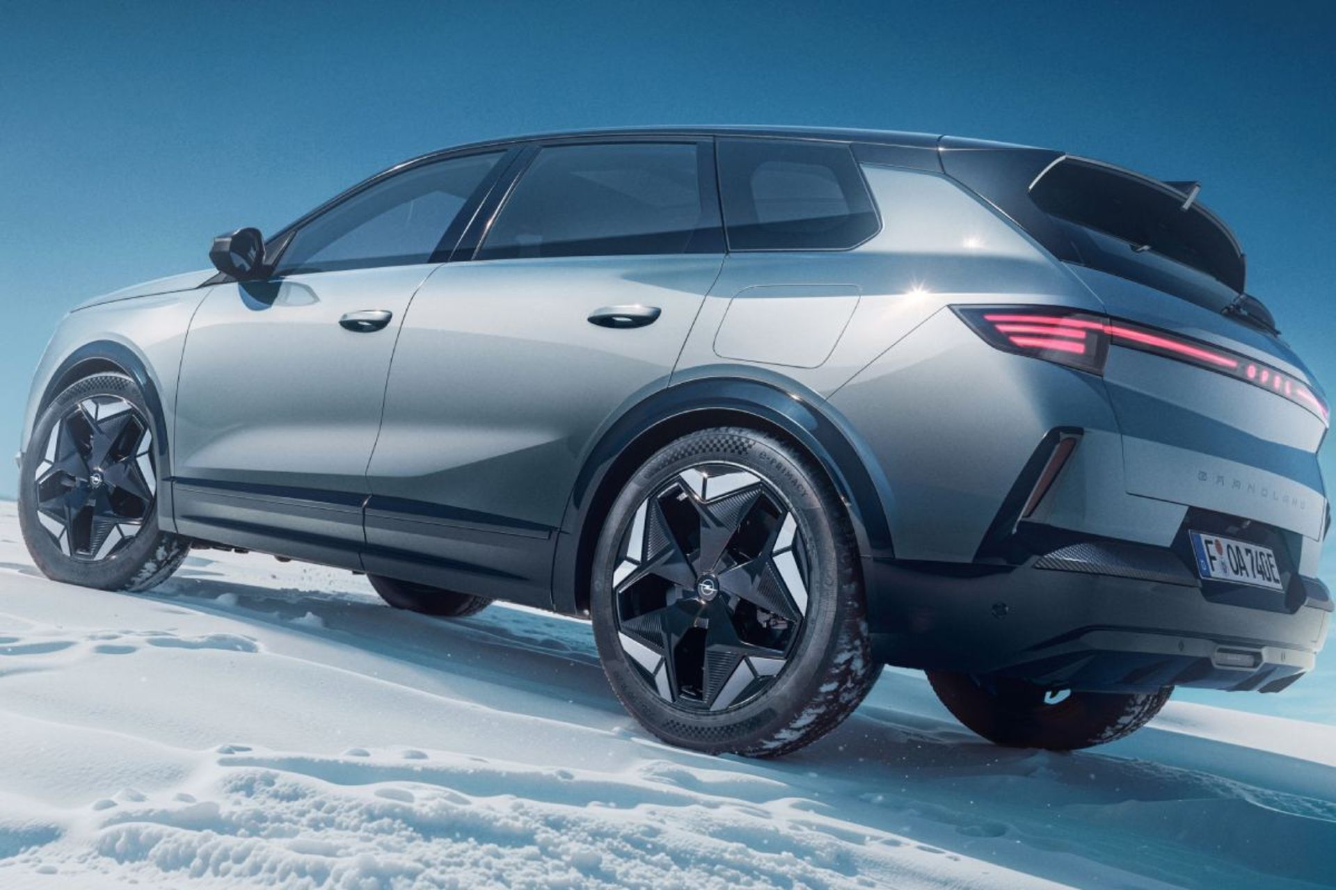 اوپل Grandland Electric AWD
