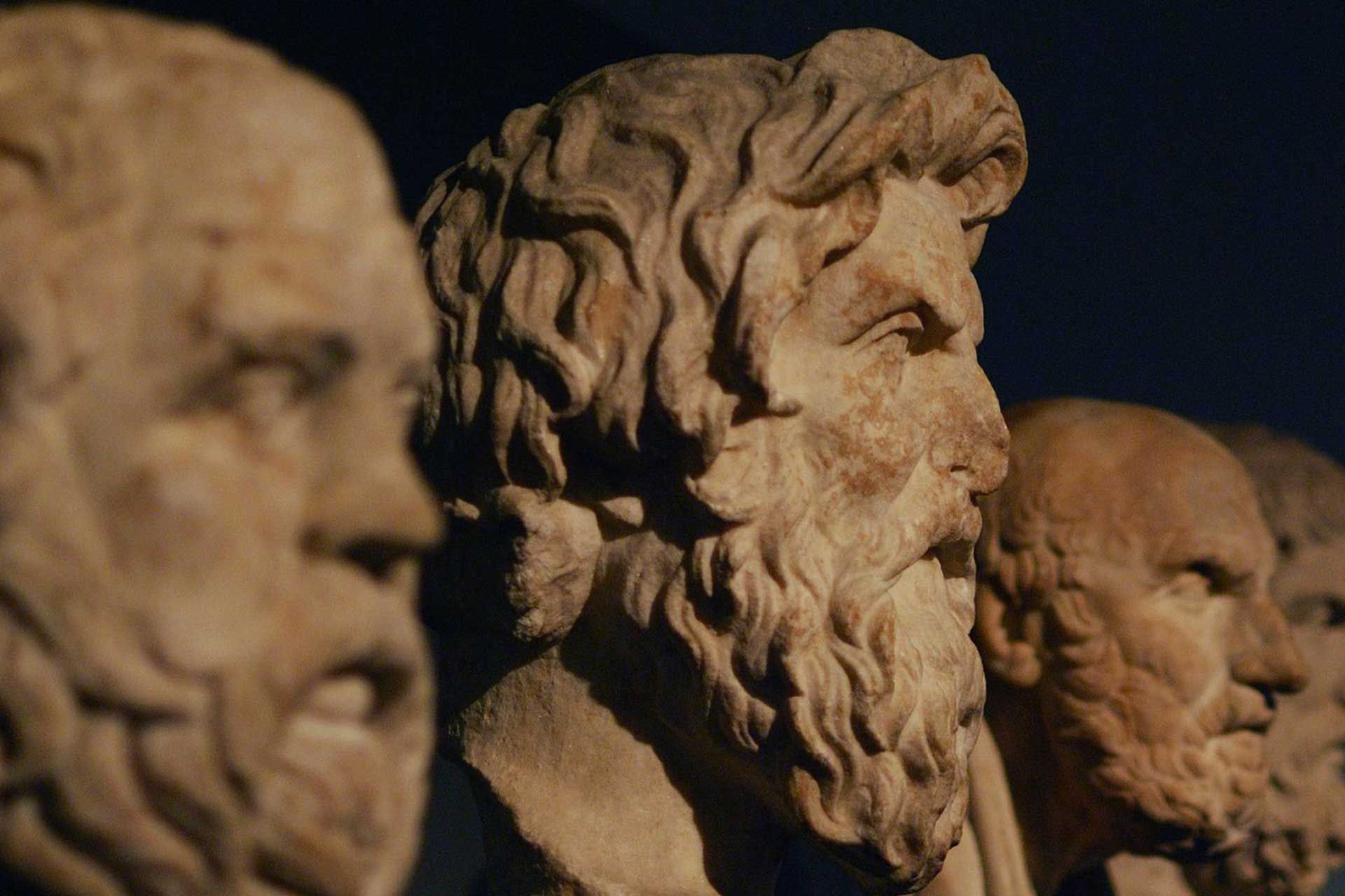 مجسمه‌های مردان مسن یونانی