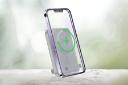ابعاد پاور بانک گرین لیون Green Lion Lagos 10000mAh در کنار موبایل