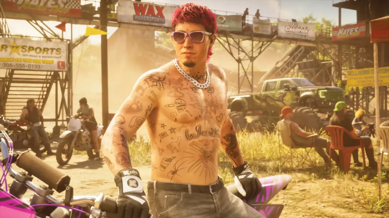 مردی با تتوهای بدن در محیط بازی GTA VI (Grand Theft Auto VI)