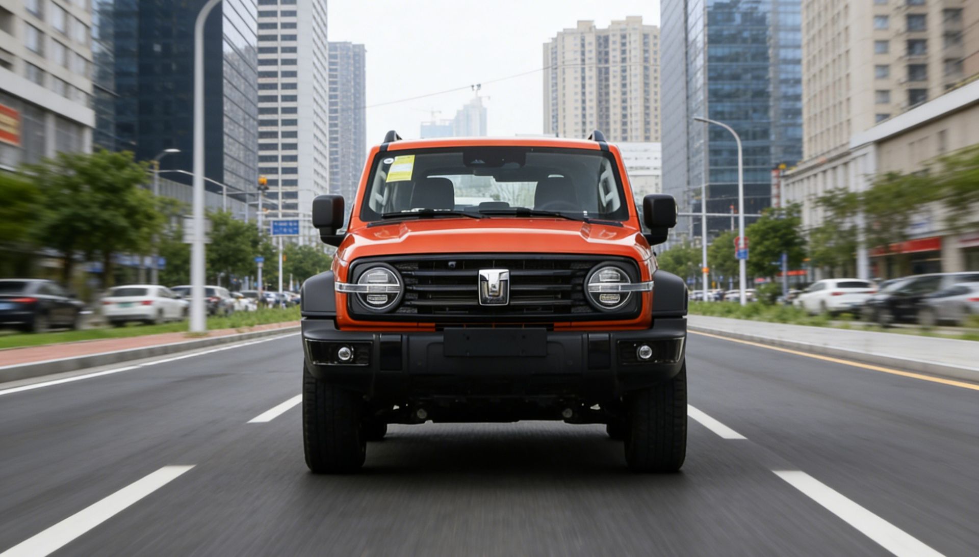 نمای جلو خودرو GWM تانک ۳۰۰