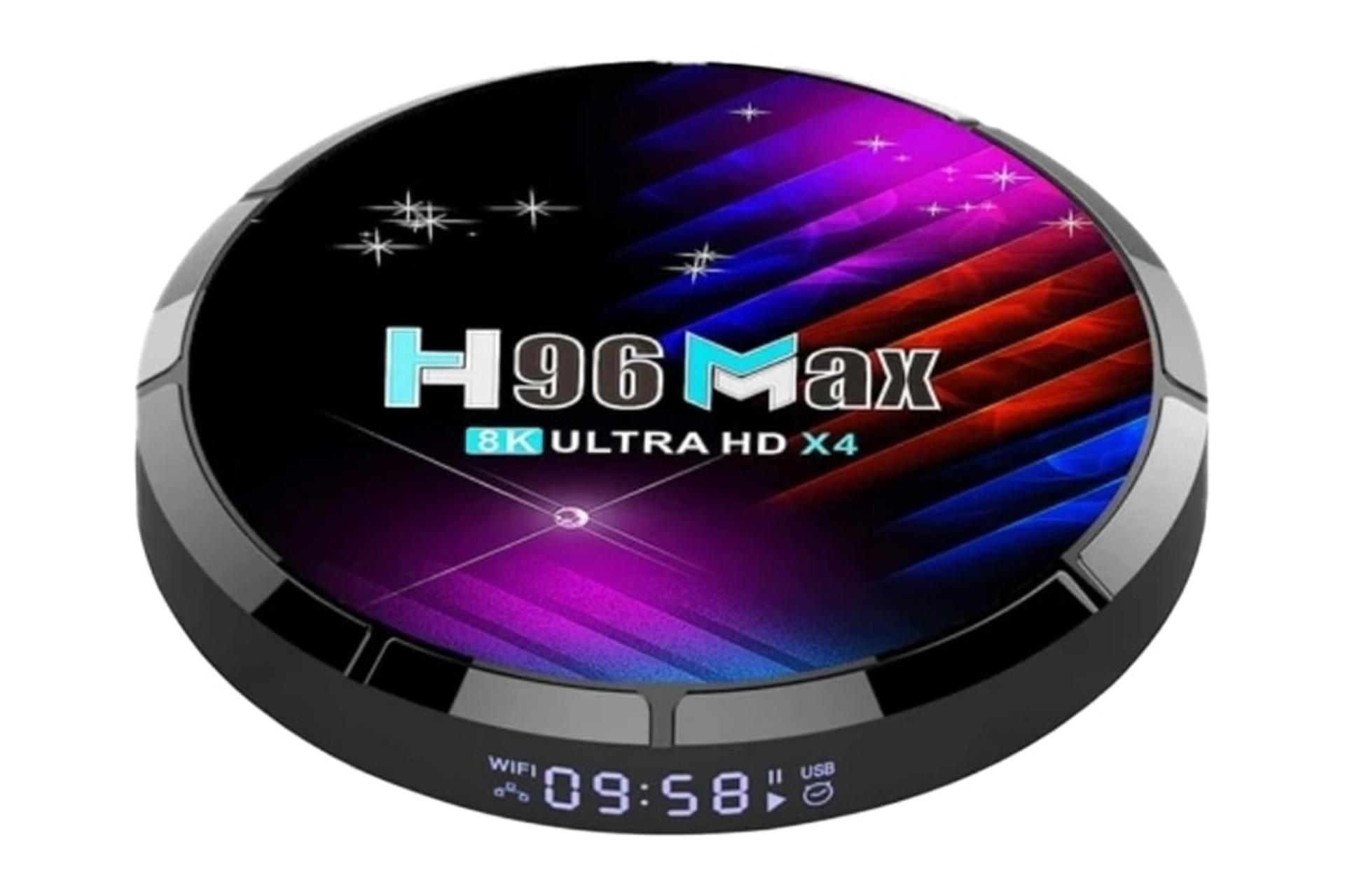 نمای کلی اندروید باکس اچ 96 Max X4 با نمایشگر روشن و نمایش لوگوی پنل بالا