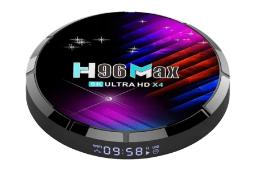 نمای کلی اندروید باکس اچ 96 Max X4 با نمایشگر روشن و نمایش لوگوی پنل بالا
