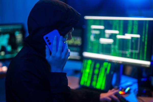 کلاهبرداری با ترفند ارائه «کارت هوشمند بیمه»؛ دام کلاهبرداران برای بازنشستگان