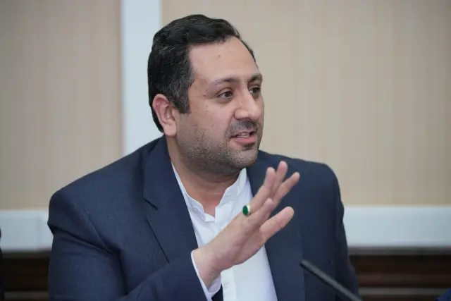 معاون وزیر ارتباطات: دستیارهای هوش مصنوعی برای معلمان توسعه داده می‌شود