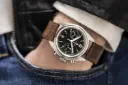 ساعت همیلتون Khaki Aviation Pioneer Mechanical Chrono روی دست