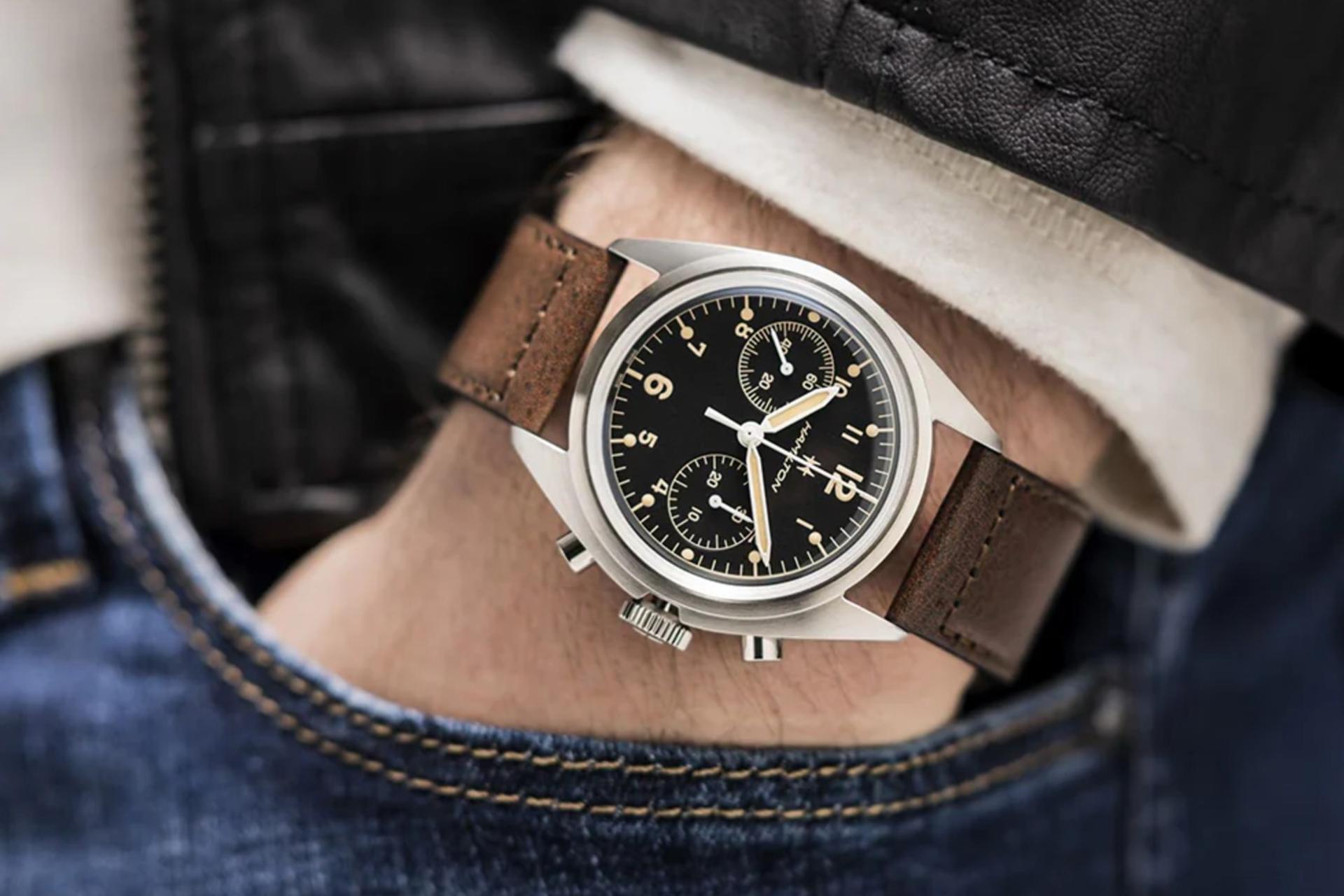 ساعت همیلتون Khaki Aviation Pioneer Mechanical Chrono روی دست