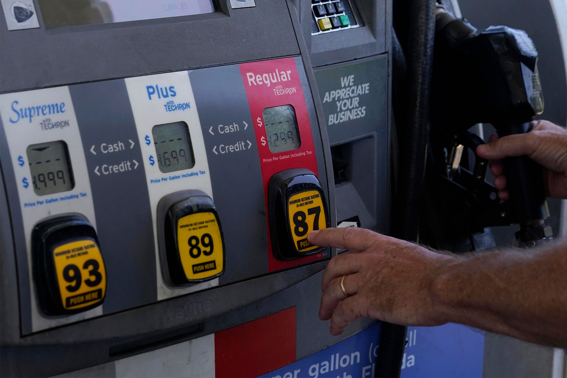 مشکل نرم‌افزاری پمپ بنزین؛ فرد آمریکایی ۲۷ هزار دلار بنزین رایگان زد