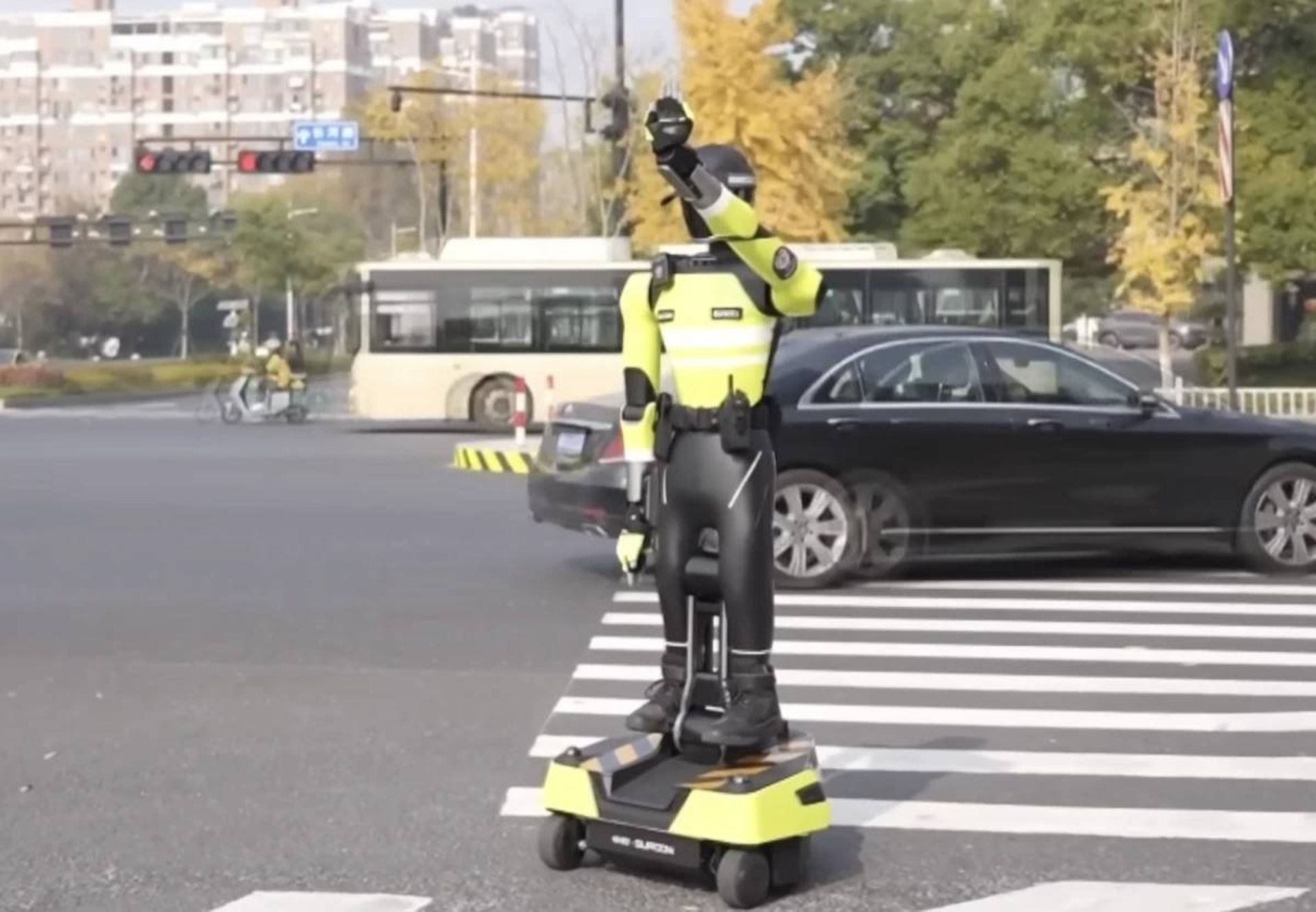 پلیس رباتیک چین هانگ‌شینگ شماره ۱