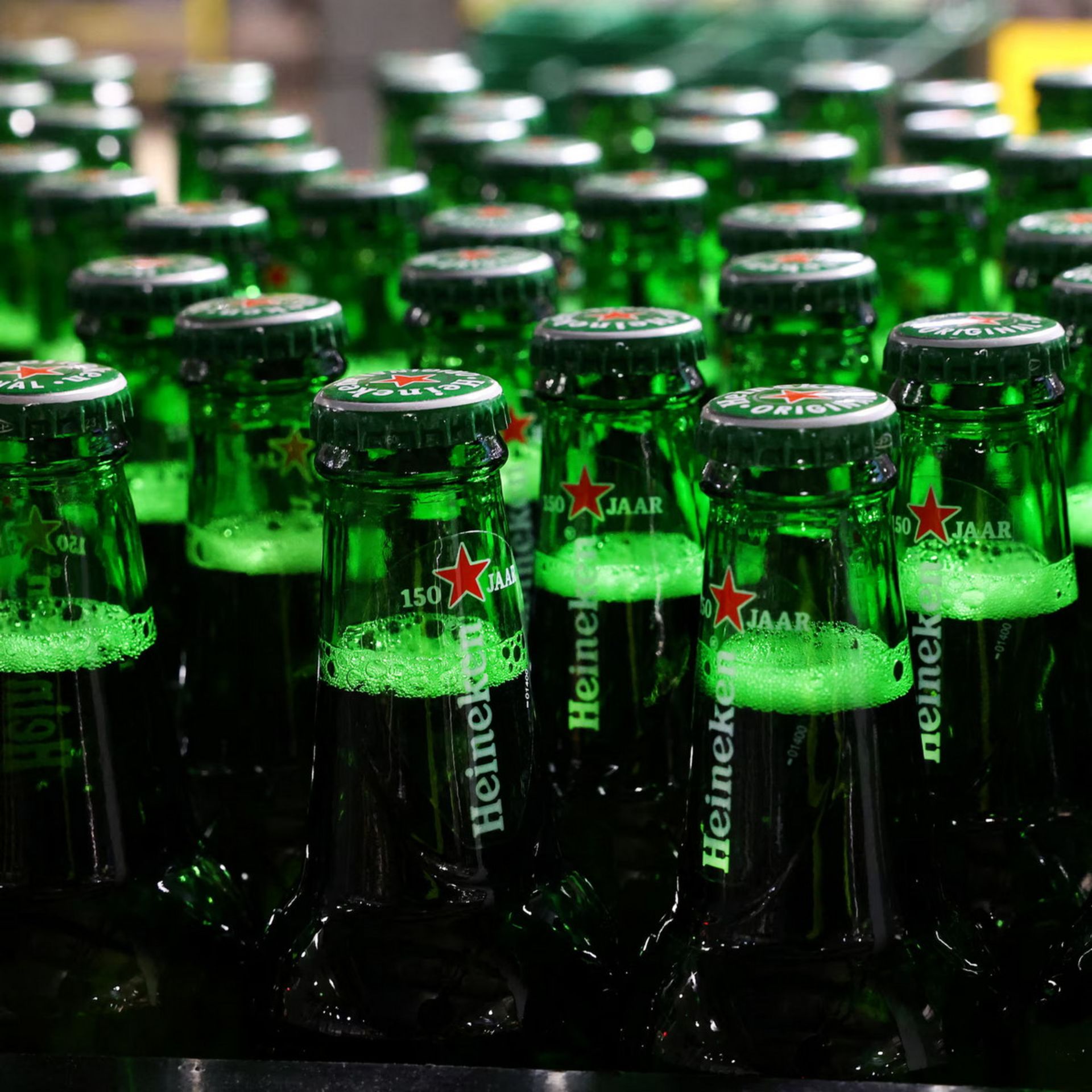 بطری‌های سبز برند هاینکن (Heineken)