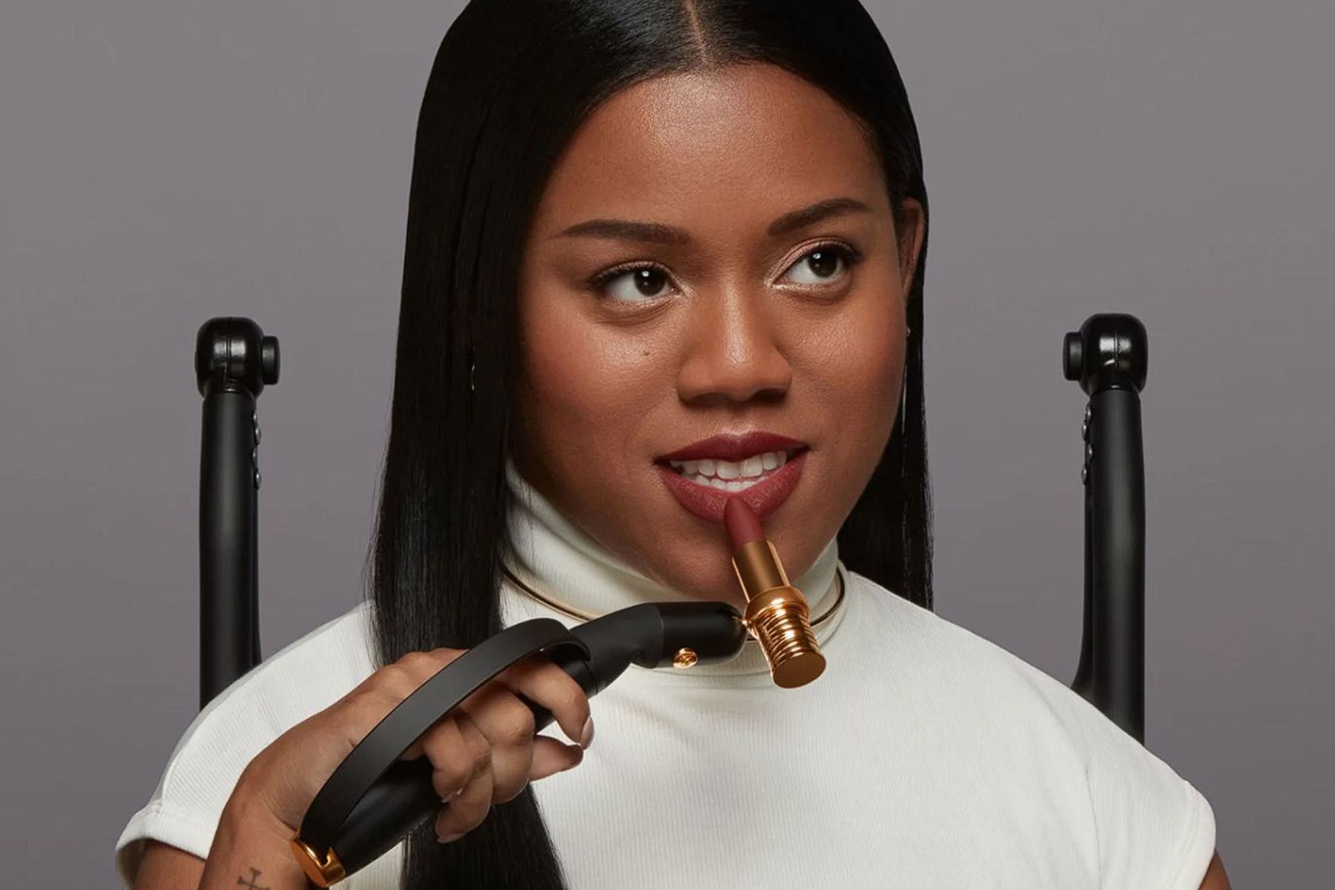 ابزار رژ لب زدن افراد معلول