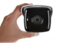 دوربین نظارتی هایک ویژن Hikvision DS-2CD2T63G0-I5 نمای جلو در دست