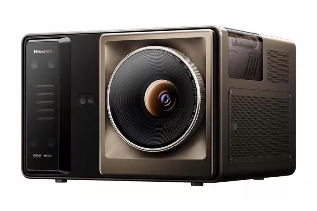 نمای جلو و جانبی پروژکتور هایسنس XR10