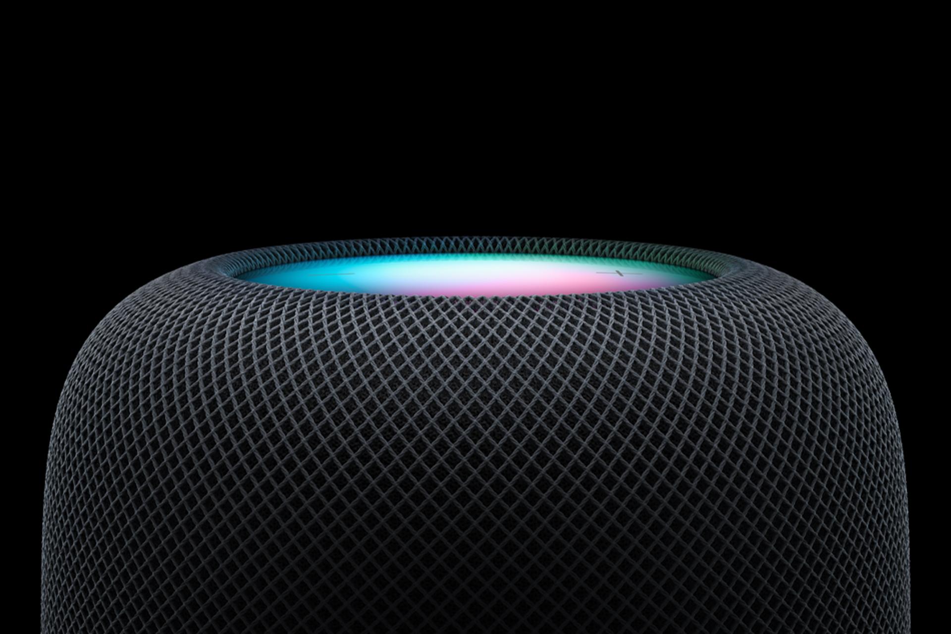 هوم پاد نسل جدید اپل (روشن شده) در بکگراند مشکی 