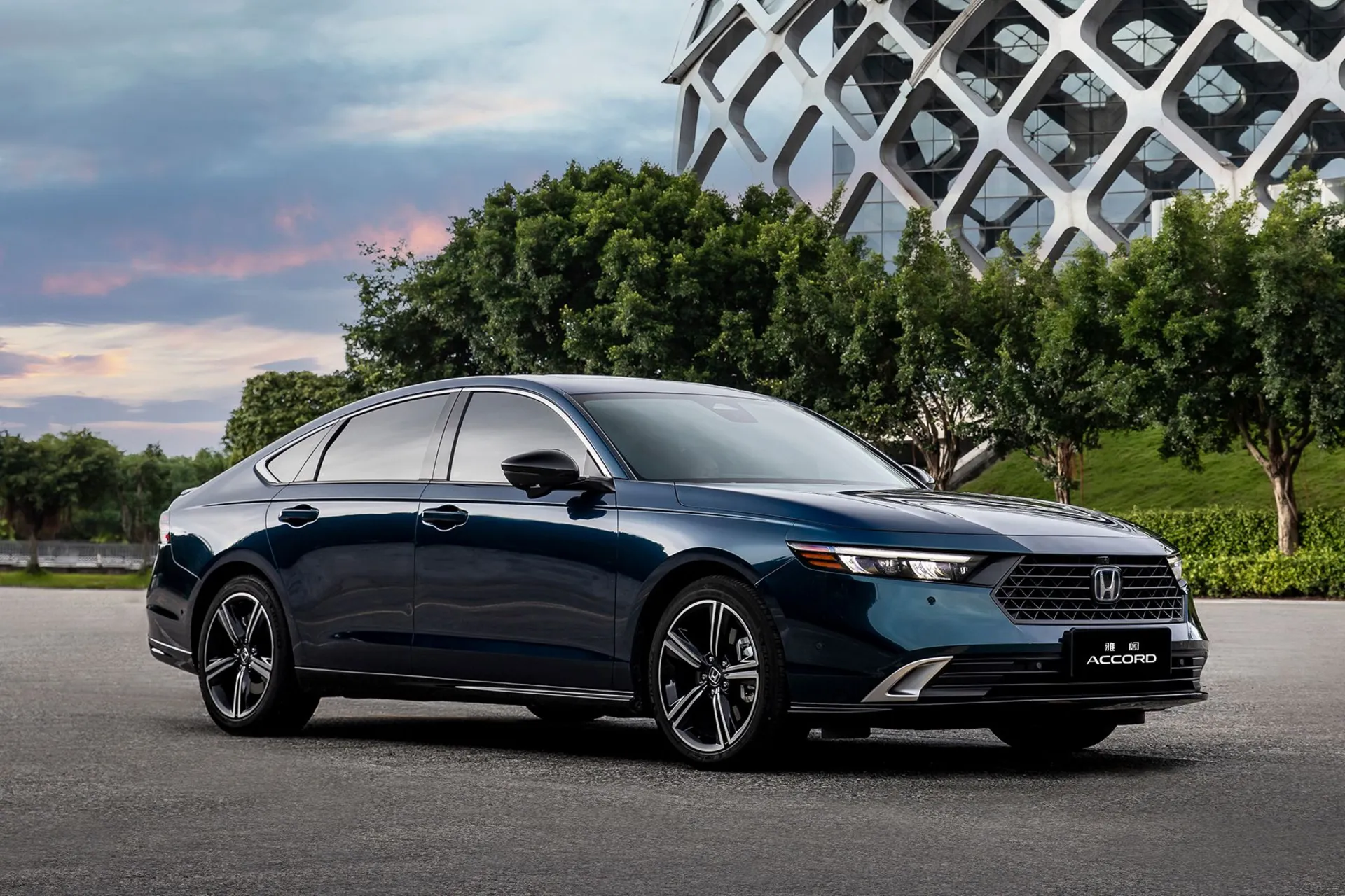 خودرو هوندا آکورد Honda Accord 2025 نمای جانبی و جلو