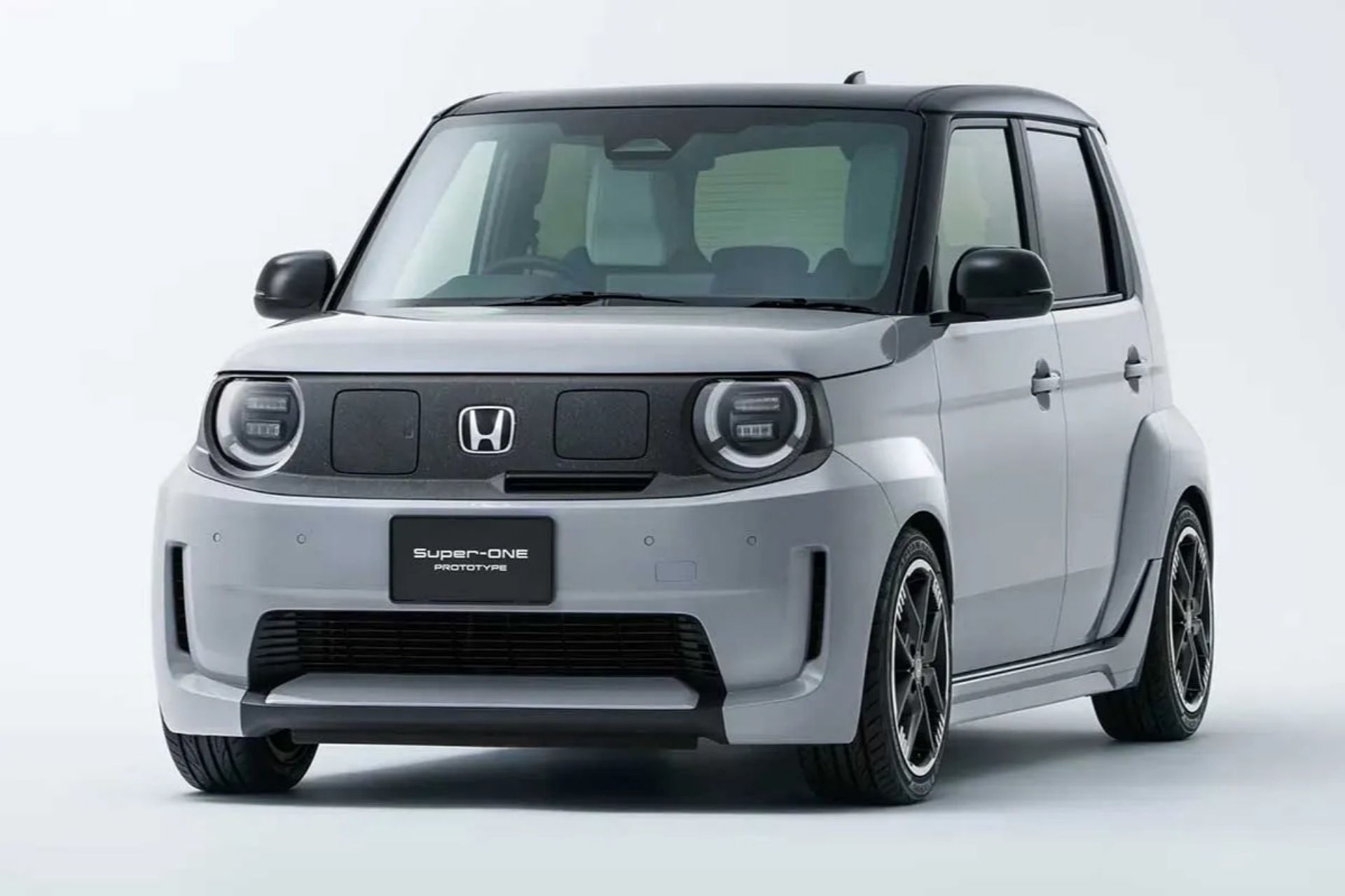 نمای جلویی خودروی هوندا سوپروان