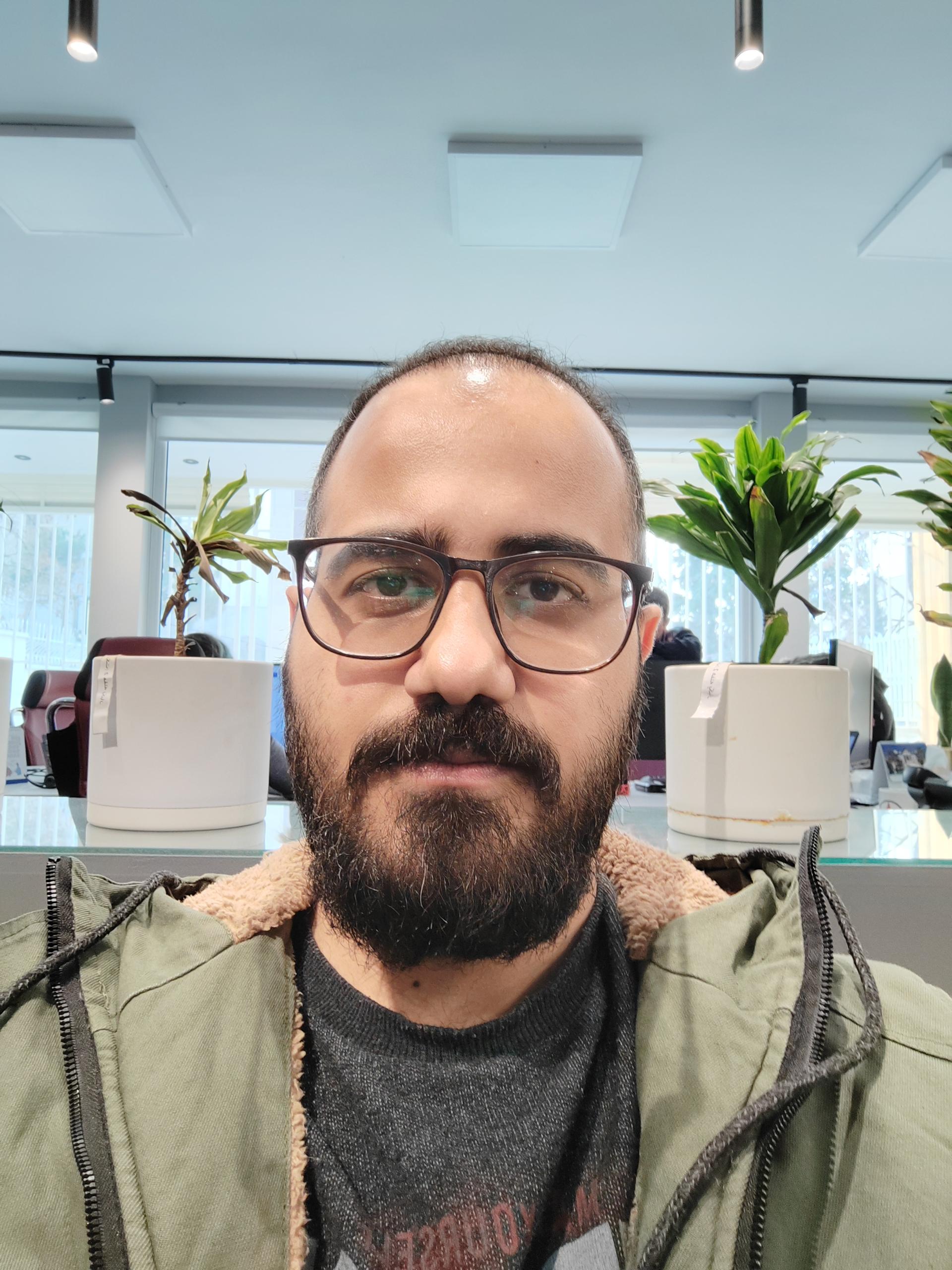 عکس سلفی ثبت شده با آنر ۷۰