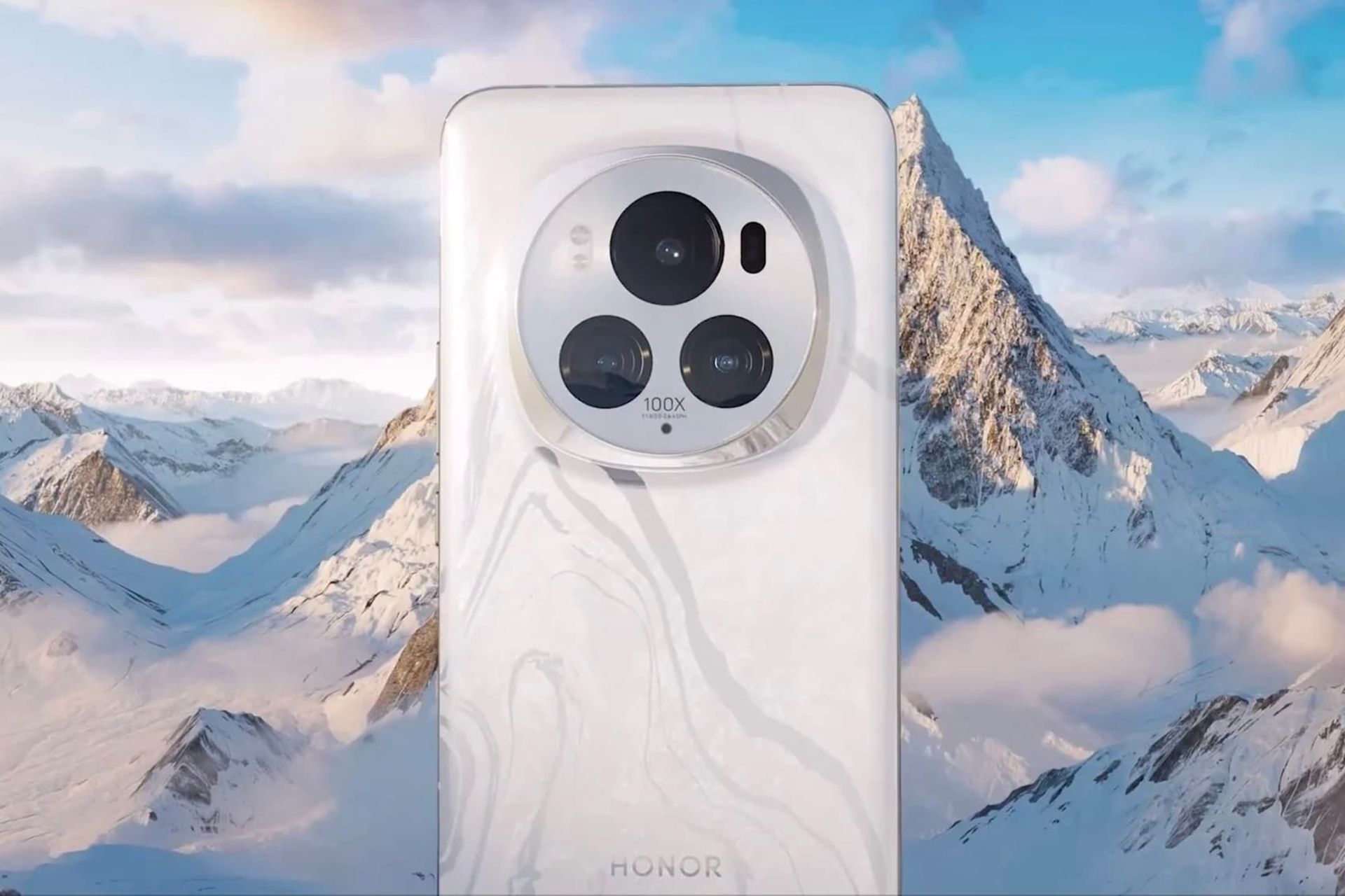 مدل سفید آنر مجیک ۶ پرو / Honor Magic 6 Pro پس زمینه کوه برفی