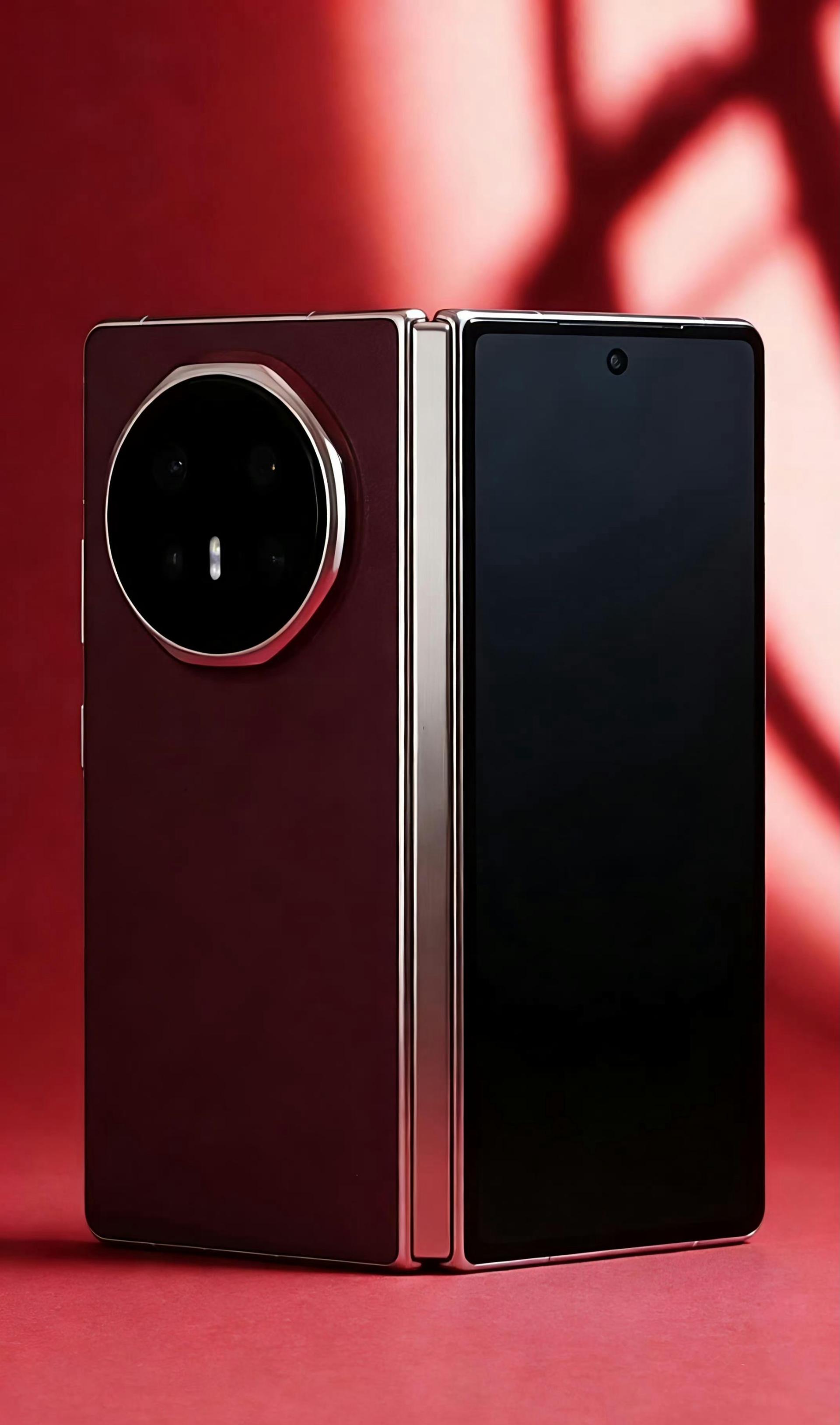 گوشی آنر مجیک V6 به‌صورت ایستاده