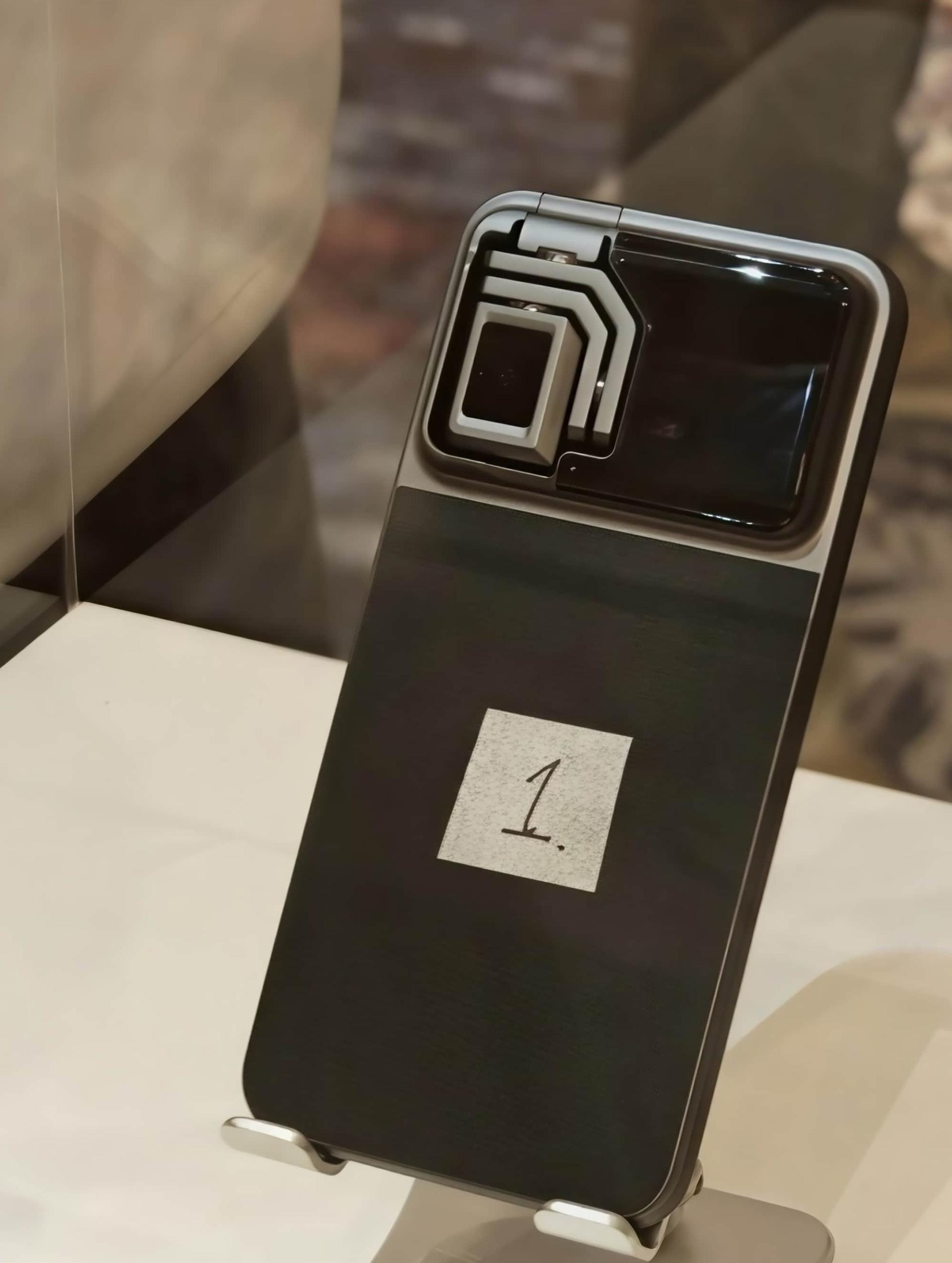 گوشی رباتیک آنر