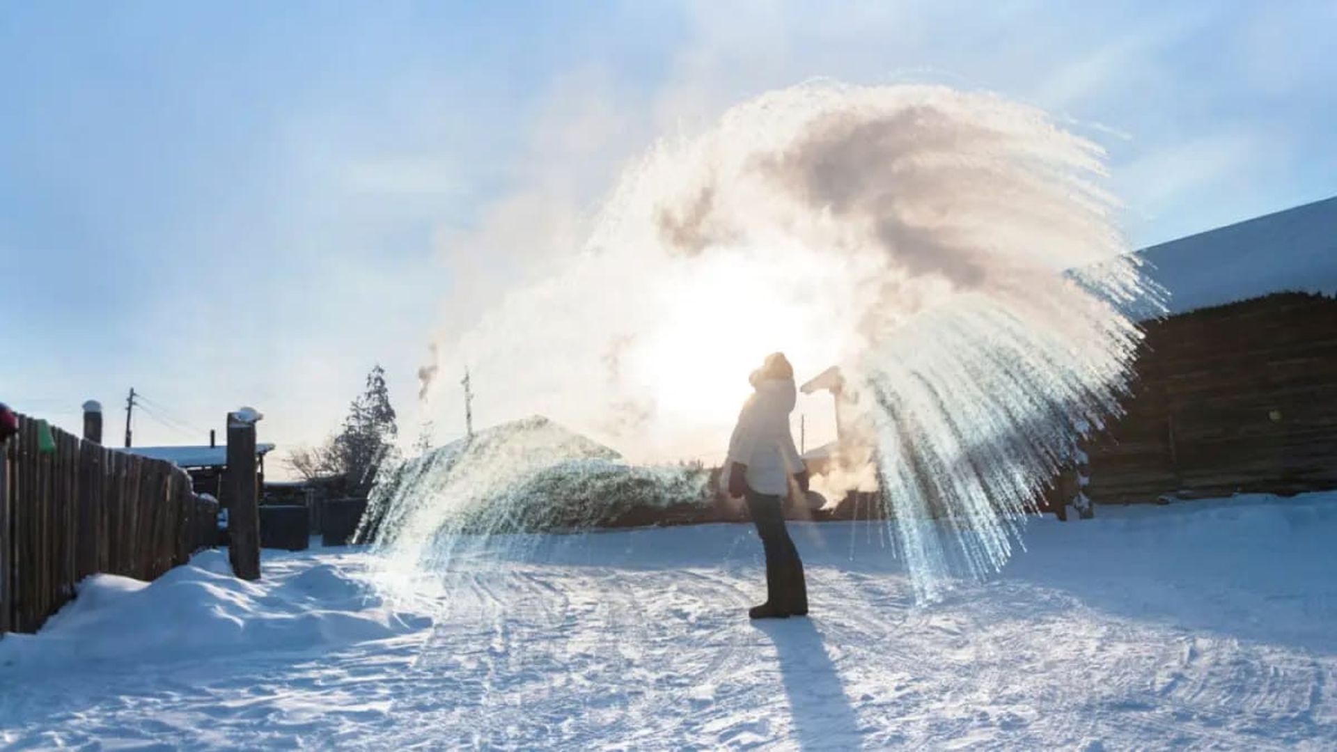 تبدیل آب داغ به یخ در لحظه در اویمیاکن 