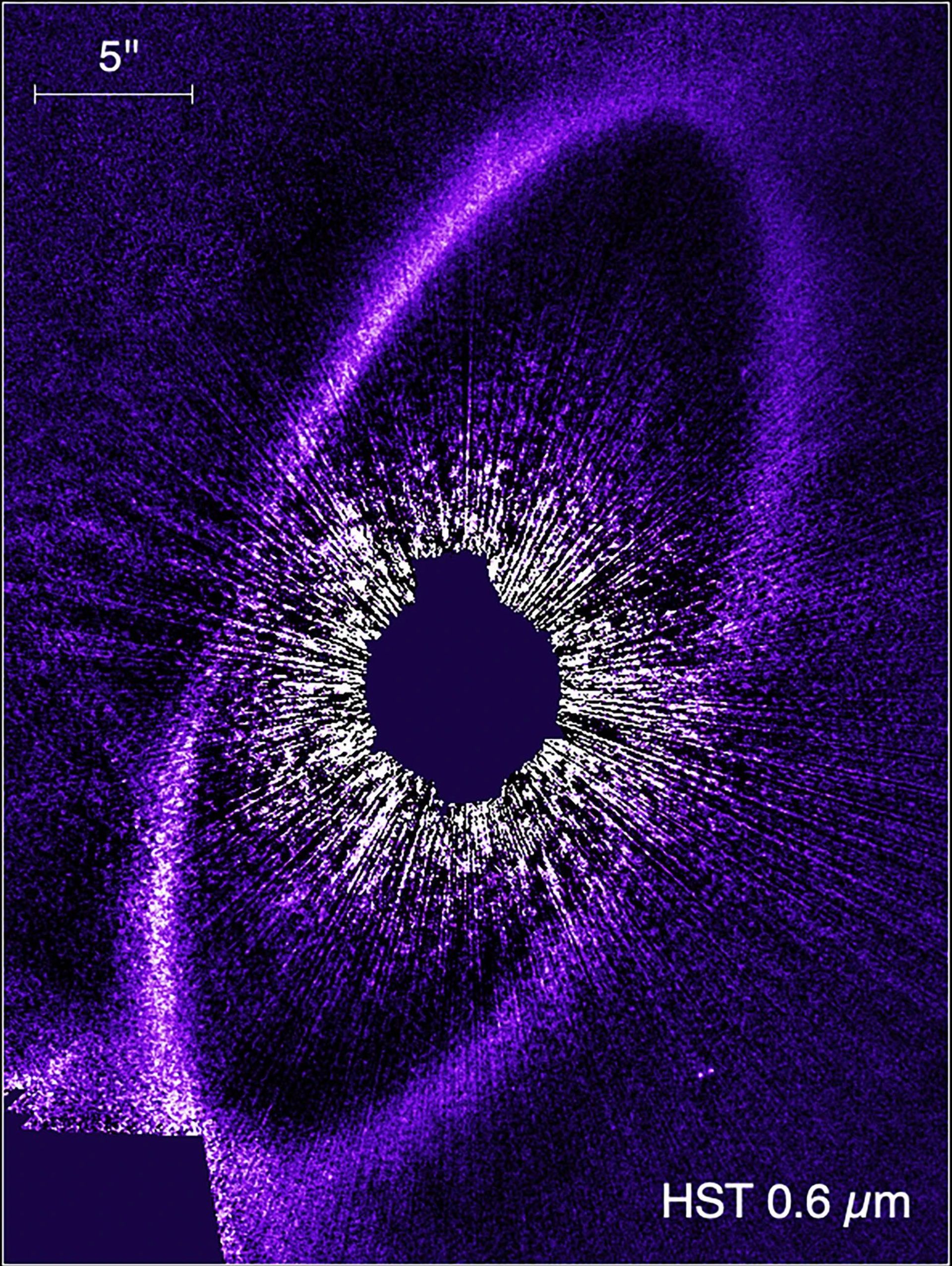 تصویر تلسکوپ فضایی هابل از ستاره فم‌الحوت