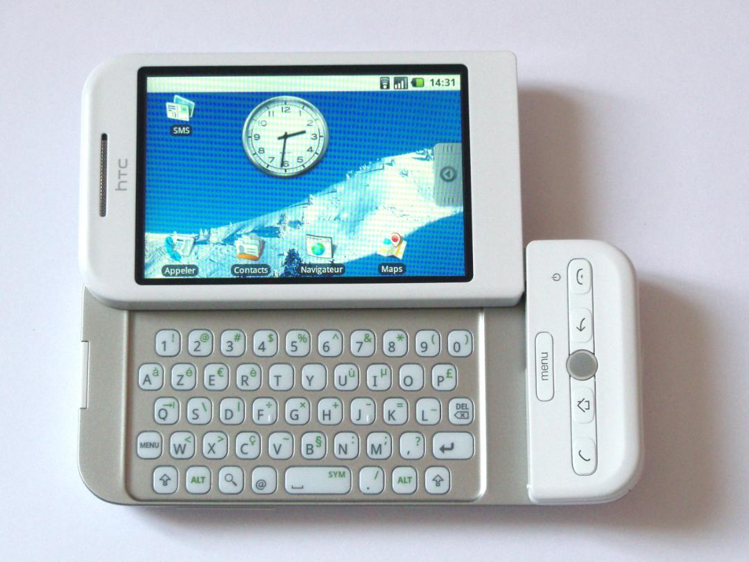 نمای جلو گوشی HTC Dream