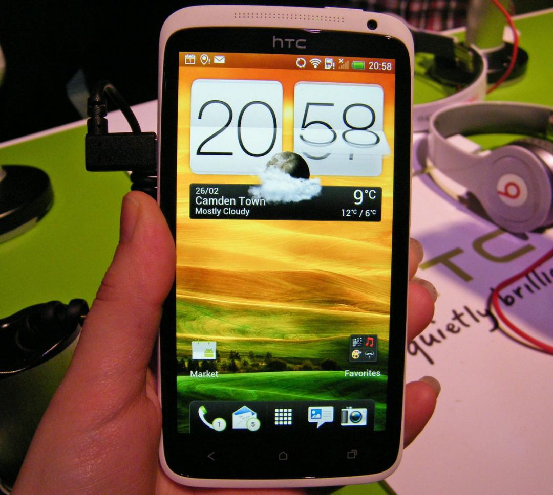رابط کاربری HTC Sense 4
