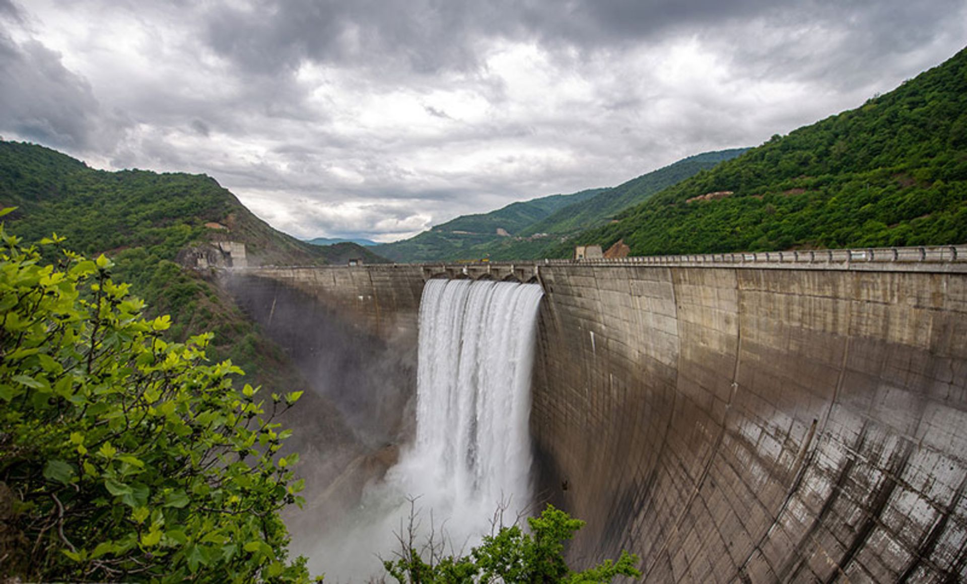 سد شهید رجایی یا سلیمان تنگه
