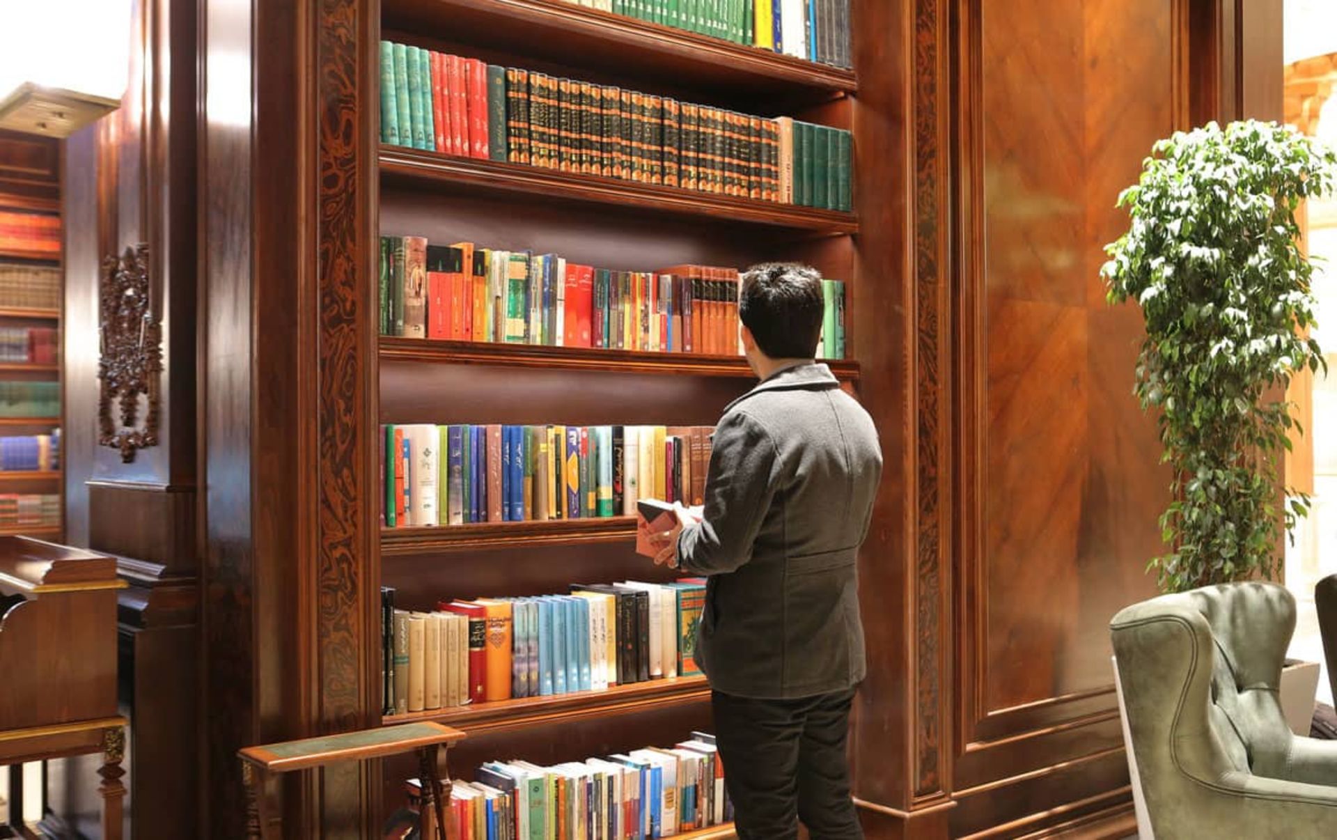 کتابخانه جندی شاپور ایران مال