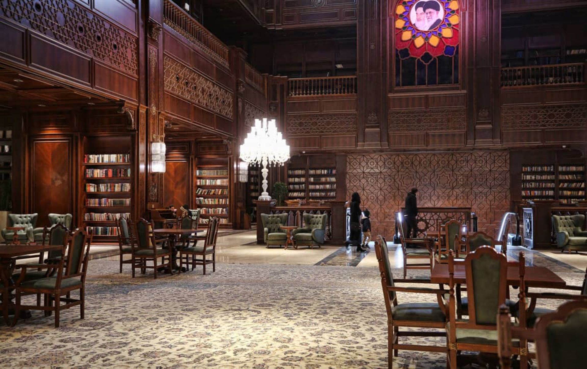 کتابخانه جندی شاپور ایران مال