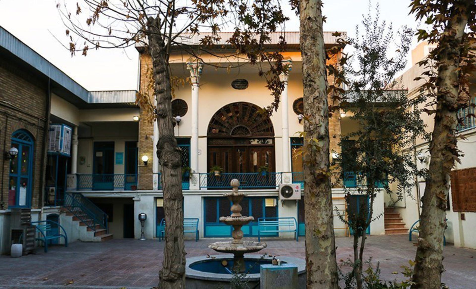 خانه مهرانگیز کامبیز- سریال پدر سالار