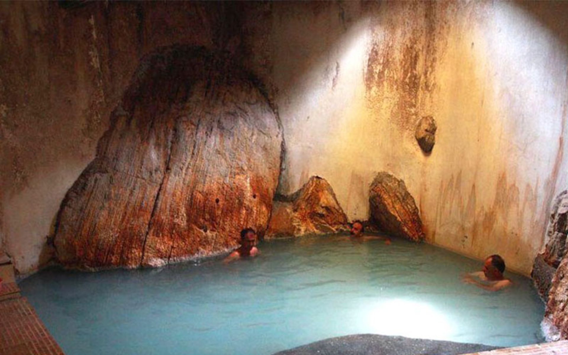 چشمه های آب گرم ایران