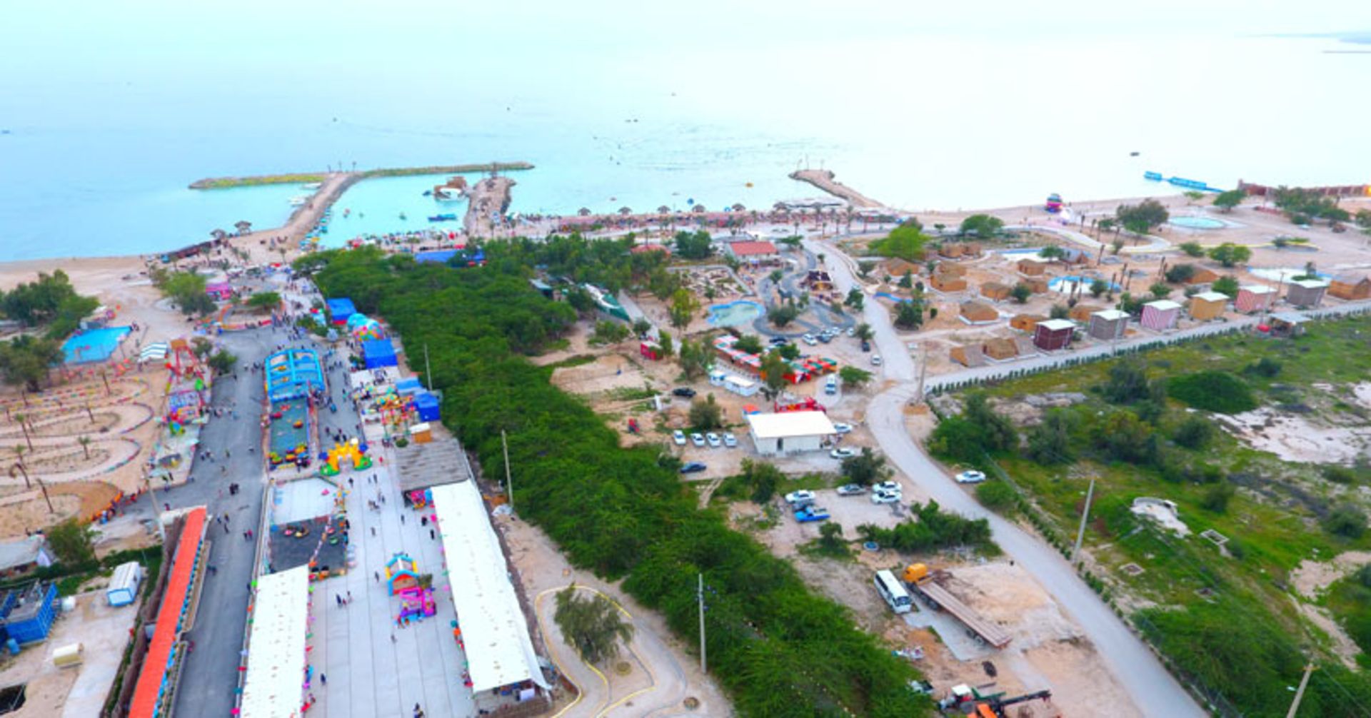 دهکده پازارلند عسلویه