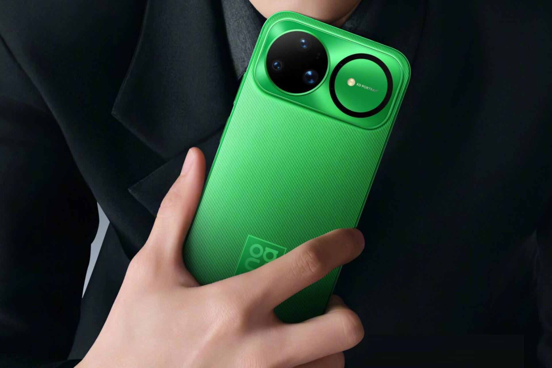 هواوی نوا ۱۵ در دست