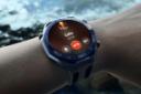 ساعت هوشمند هواوی واچ Ultimate 2 نقره ای در حال تماس / Huawei Watch Ultimate 2